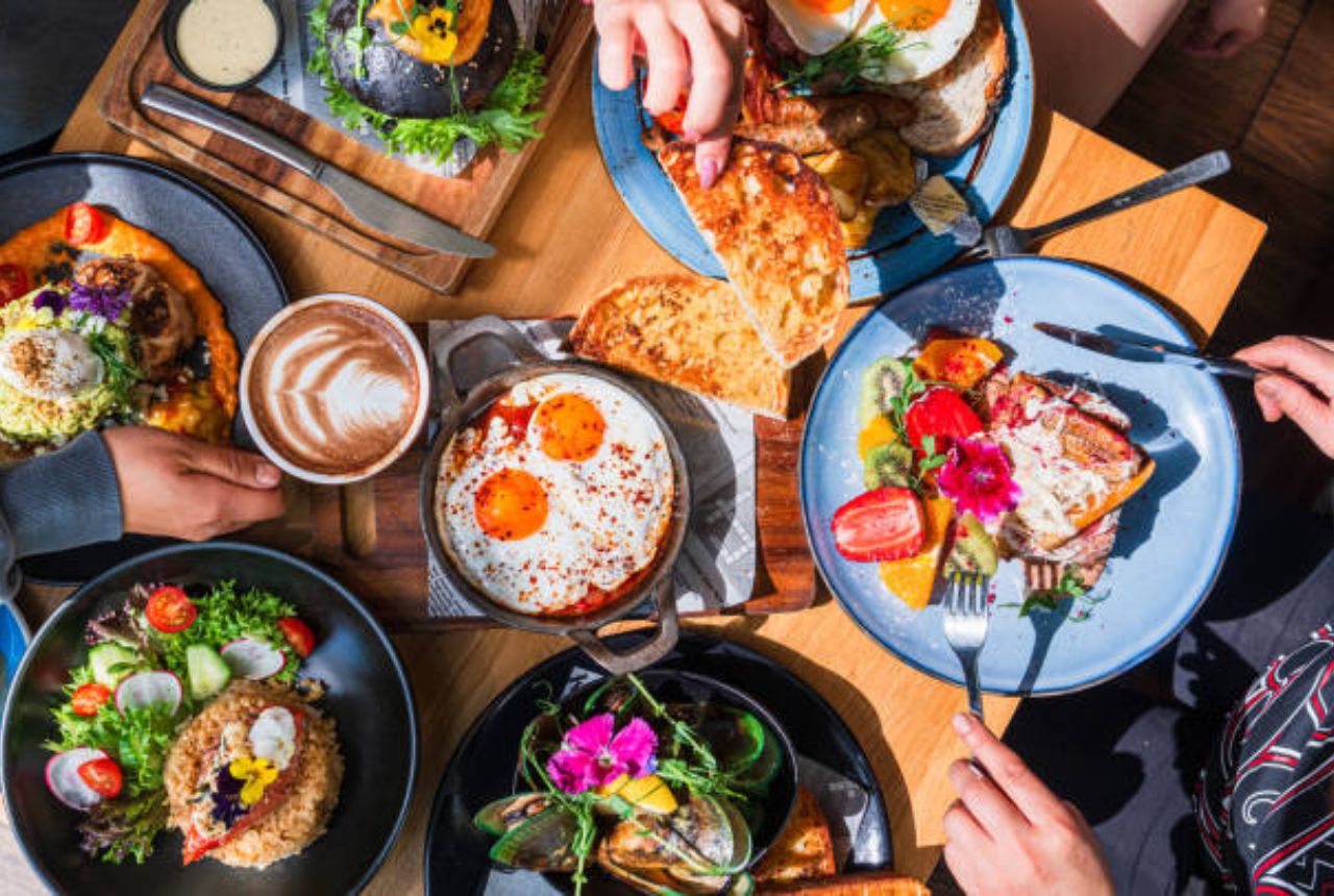 You are currently viewing Global Comfort Foods and What They Say About Us