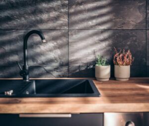 Read more about the article How to Clean Black Faucets the Right Way – No Streaks, No Drama