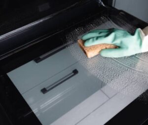 Read more about the article How to Clean the Glass on Your Oven Door In a Few Steps